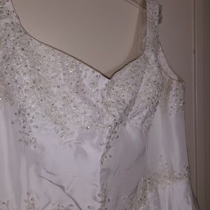Plus size wedding dress